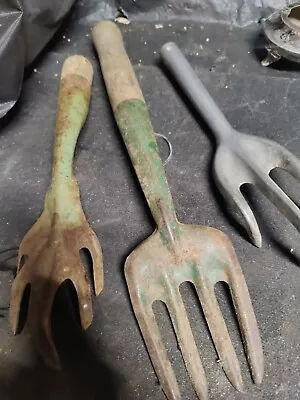 VINTAGE GARDEN HAND TOOLS. Markle • $15