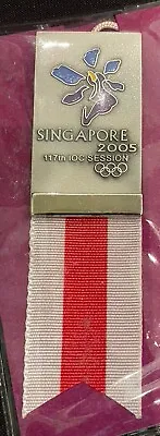 2005 SINGAPORE 117th IOC Olympic Session Badge Brand New In Packet London Chosen • $189