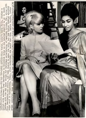 LG43 1967 AP Wire Photo SHE HAS TOP-LEVEL ADVICE MISS WORLD INDIA'S REITA FARIA • $20