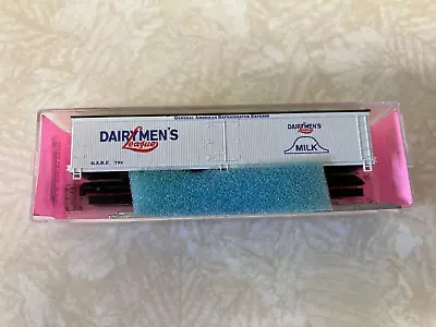 Roundhouse N-Scale Express Reefer (Dairymen's Milk) • $10