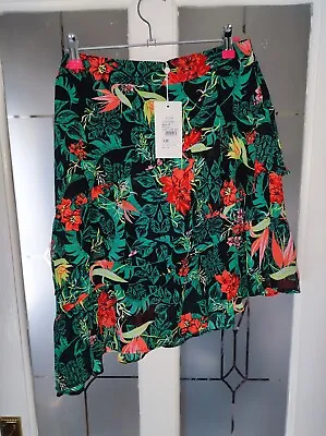 £5 • Buy Black Tropical Skirt Size 16 Bnwt By Vila