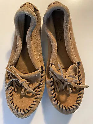 Minnetonka Moccasins Kilty Hard Sole Tan Moccasin Suede Size 6 • $17