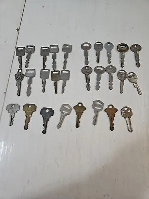 Vintage Key Lot Car Truck Ford GM Door Trunk Glovebox Lock Arts Crafts Parts • $4.99