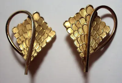 Vintage Clip On Earrings Gold Tone Art Deco Abstract • $9.95
