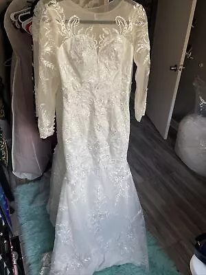 White Lace Mermaid Wedding Dress • $250