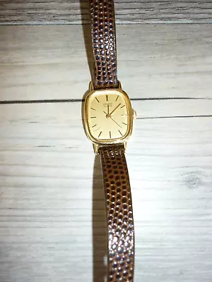 Vintage Seiko Quartz Watch Womens Gold Tone Petite • $3.47