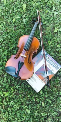 $180 • Buy New 15'' Viola