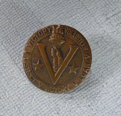 WWII Victory Volunteer District Victory Loan Pin • $32.99