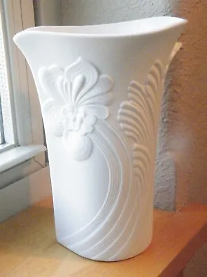 Kaiser Vase Germany WHITE HIBISCUS Vase 7  Tall - SIGNED M. Frey - FREE SHIP • $19.44