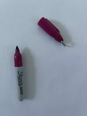 Sharpie 35108 Berry Mini Permanent Markers Fine Point 1 Each • $8.99