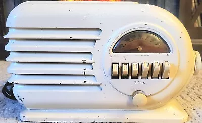 Belmont 6D120 Vacuum Tube Radio Vintage Art Deco Bakelite 1940s Powers On • $49