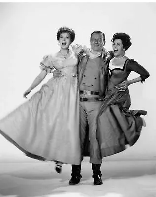 John Wayne Maureen O'hara 8x10 Glossy Photo Image #5 • $3.99