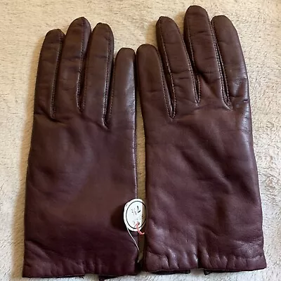 Vintage Womens Leather Gloves Soft Size 7.5 • $23.28