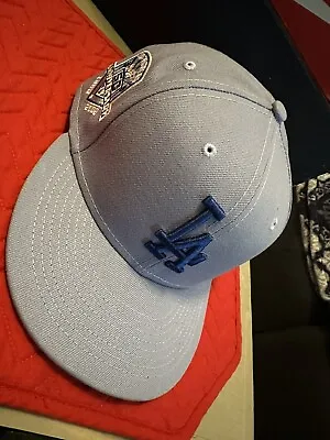 Exclusive New Era 59FIFTY L.A. Dodgers Fitted Hat Size 7 5/8 • $39.99