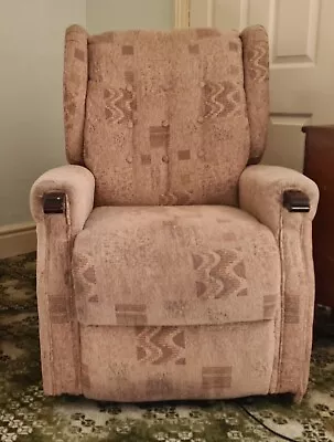 £39 • Buy Keswick Riser Recliner Electric Chair Dual Motor