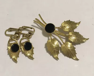 Vintage Set. Brooch Spray & Clip On Earrings. Gold Tone Black Cabochons . • $22