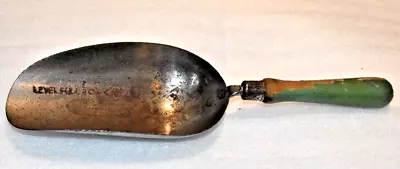 Vintage A&J Green Wood Handle Metal Measure/Scoop Vintage Scooper - Level Full  • $12.50