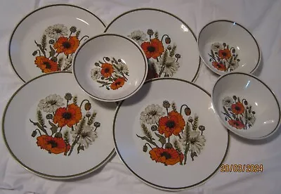 4x Poppy J&G Meakin Dinner Plates 10  + 3 Cereal/Soup Dessert Bowls  16 Cm • £16