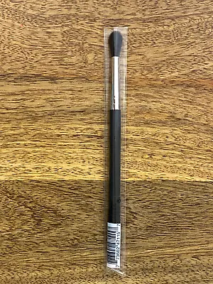 MAC 224S Professional Tapered Eyeshadow Blending Brush  *New* • £22.73