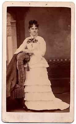 ANTIQUE CDV CIRCA 1880s D.A. BOWMAN GORGEOUS YOUNG LADY IN DRESS MAHANOY CITY • $9.99