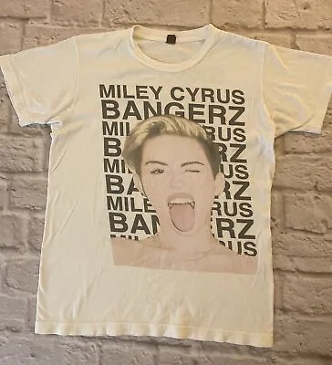 Miley Cyrus Bangerz Tour White T-Shirt Size Medium Pop Music Band Tee 2014~6C • $14.99