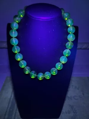 Vintage Retro/Mid Century Uranium Vaseline Glass Smooth Round Bead Necklace • $62