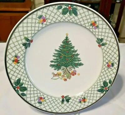 Mikasa Heritage Christmas Story 11 1/8  Dinner Plates EUC  • $16.99