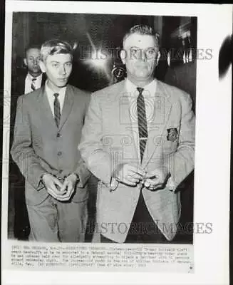 1965 Press Photo Thomas Robinson Escorted By Federal Marshal In New Orleans • $9.99