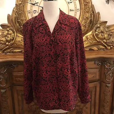 DONNKENNY Women's Size M-L.  Button Up Long Sleeves Shirt.  Side Slits.   B18. • $24