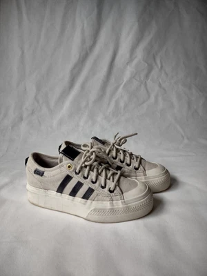 $25 • Buy Adidas Nizza - US 7.5 ❤️