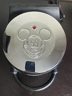 VillaWare Mickey's Waffler Mickey Mouse Single Waffle Maker Model 5555-01 DISNEY • $29.95