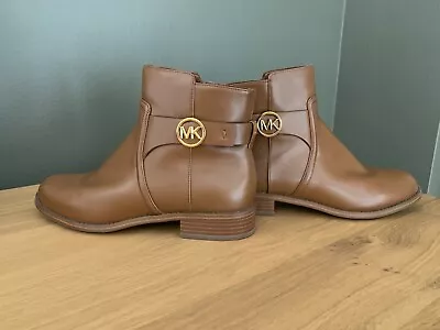 New Womens $259.00 MICHAEL KORS Luggage Carmen Leather Ankle Boot - Size 7M • $89.90