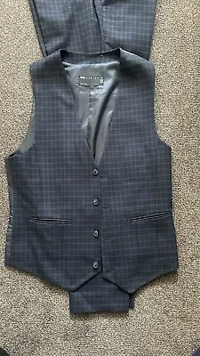Mens Waistcoat And Trousers • £15