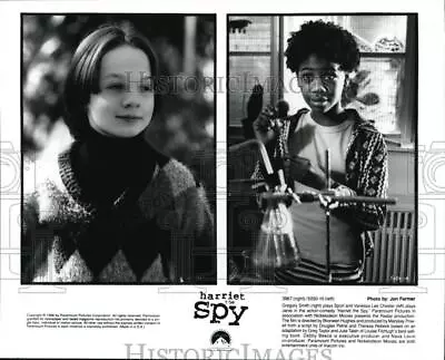 1996 Press Photo Michelle Trachtenberg Vanessa Lee Chester In Harriet The Spy • $19.99