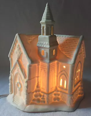 $19.95 • Buy Holiday Time  Bedford Manor Church Vintage Village Illuminated White Porcelain