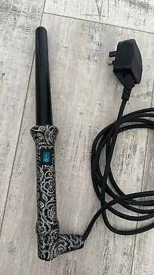 Yogi Hair Curling Wand / Floral • £2.99