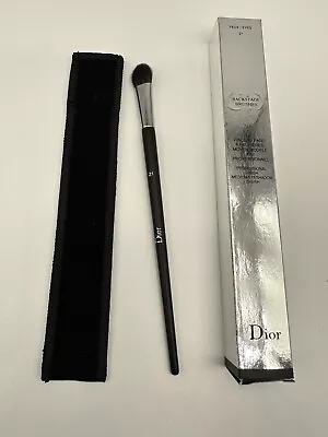 #21 DIOR BACKSTAGE PROFESSIONAL FINISH MEDIUM EYESHADOW BRUSH 2019 Version • $16.90