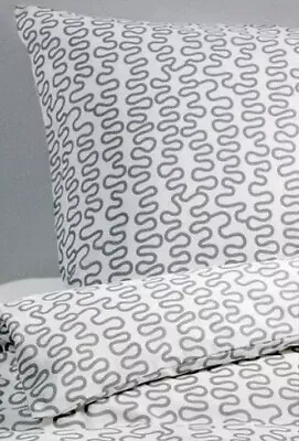 NEW IKEA KRAKRIS King Size 240cm X 220cm Duvet Cover (4) Pillowcases 202.504.51 • £21