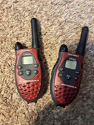 💥Lot Of 2 Motorola Talkabout T5420 2 Way Radio Walkie Talkies Red Gray NICE💥 • $24.97