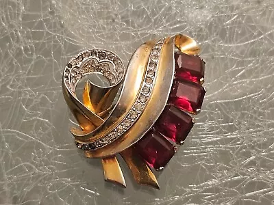 Vintage SIGNED MAZUR BROOCH Clear Ruby Rhinestone Gold Tone Fur  Scarf Clip • $23.50