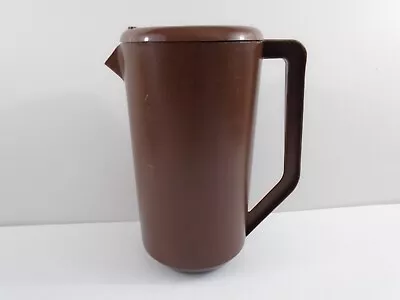 Vintage Rubbermaid Pitcher 2 1/4 Quart Brown With Brown Lid J2445 • $9.49