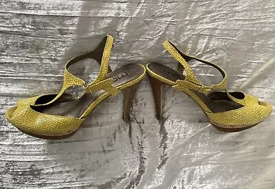 MODA Shoes Yellow Heels Size 7 1/2 M Pre-owned Good Condition • $7