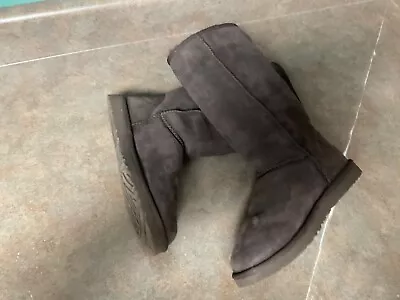 Women’s UGG Classic Tall Boots Brown 5815 Size 9 (CON84) • $95