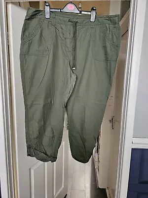 Ladies Green Summer 3 Quarter  Pants Size 18 • £8