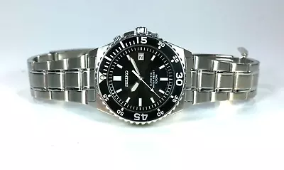 SEIKO Kinetic Divers Watch 5M62-0A10 Black White Bezel With Date Boxed - 100m • £265