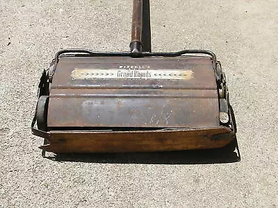 Vintage Bissell Carpet Sweeper • $57.40