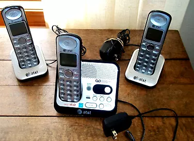 AT&T EL52300 3-Handset Cordless Phone System W/Answer System-HOME+2 Power Bases • $17.50