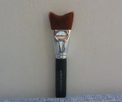 I.d. BARE ESCENTUALS Bare Minerals Face Shaping V Brush Brand NEW! • £10.59