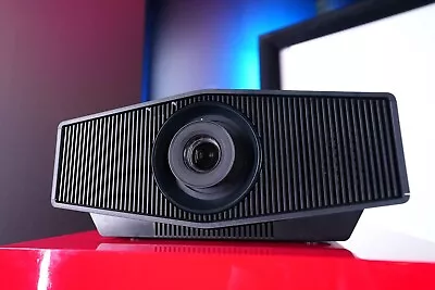 Sony VPL-XW7000ES 4K HDR 3200Lumen Laser Home Theater Projector VPLXW7000ES Used • $17000