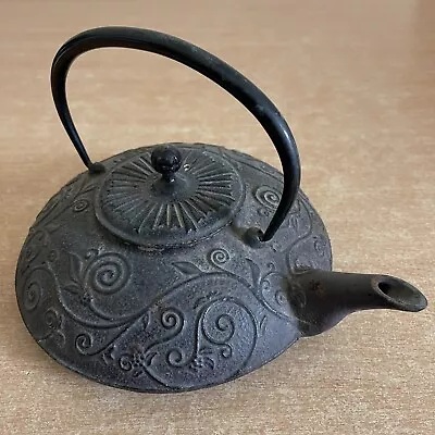 Vintage Cast Iron Japanese Style Teapot / Kettle /  Infuser Floral Swirls Design • £19.99